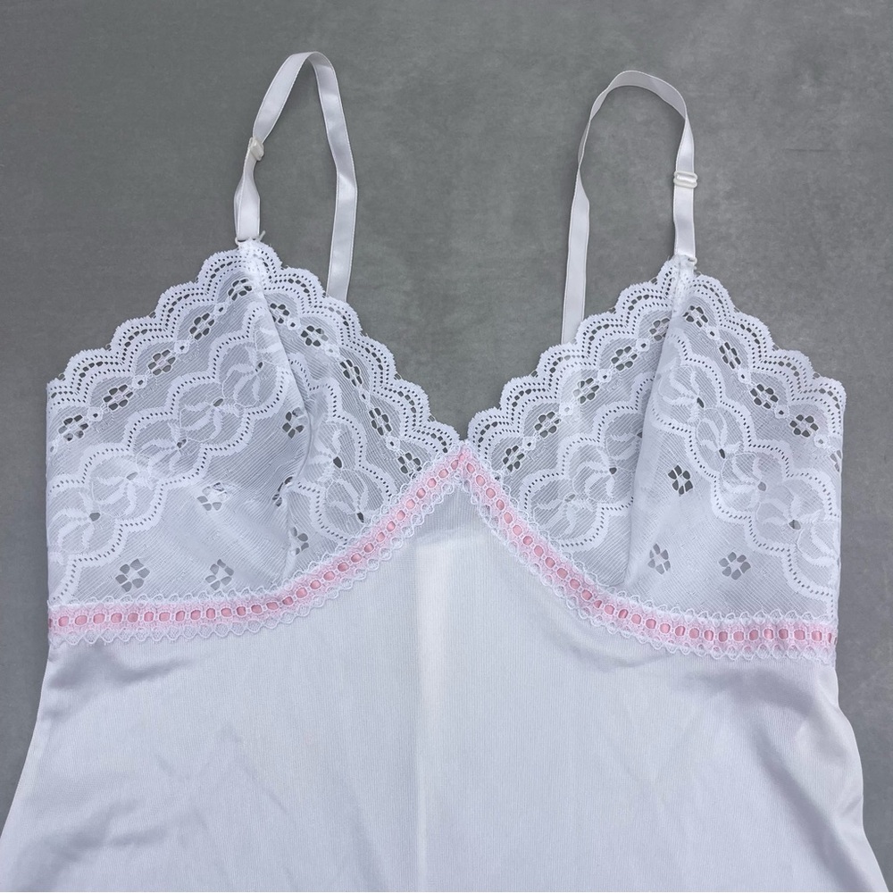Vintage Lace Camisole Tank Top - Picture 2 of 3